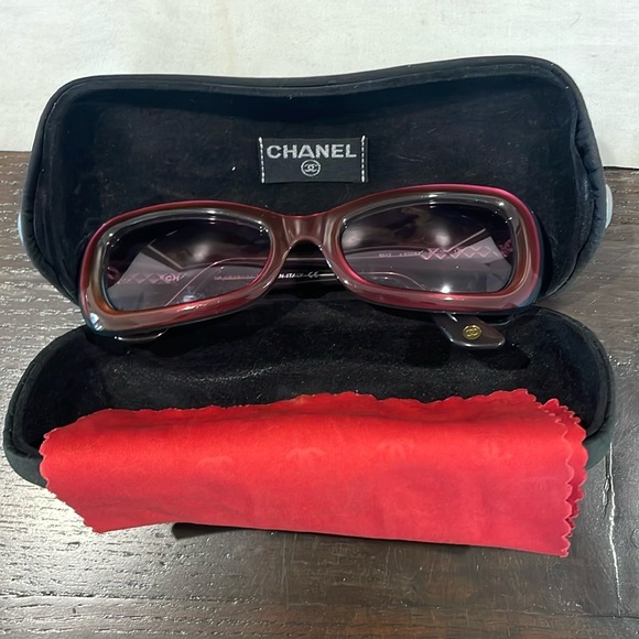 CHANEL Accessories - Used Channel Sunglasses Beautiful